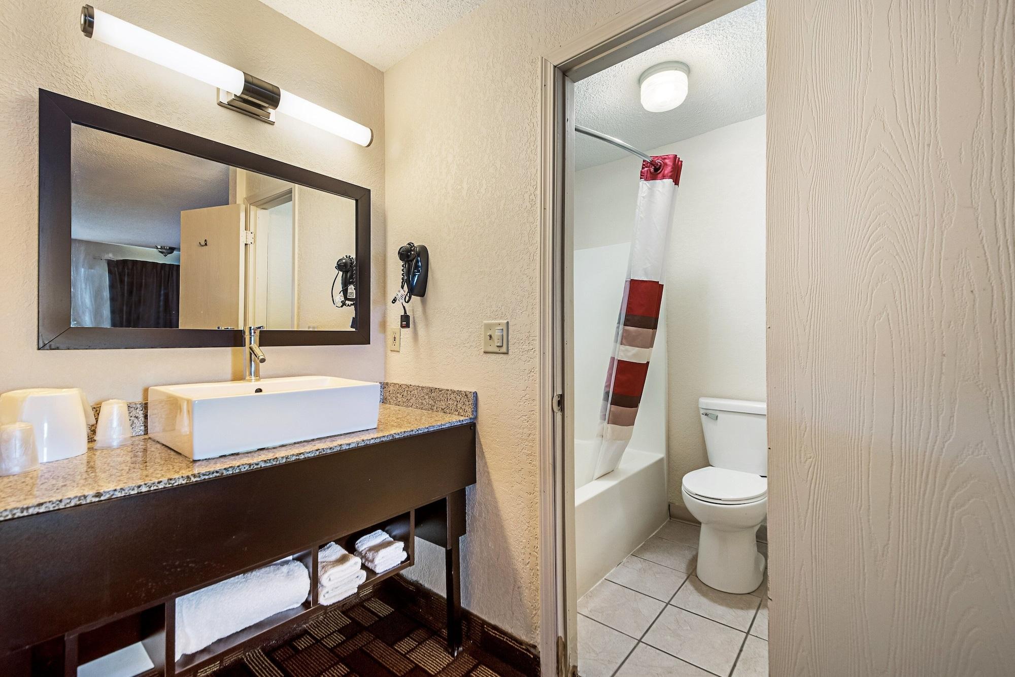 Red Roof Inn Anderson, In Экстерьер фото