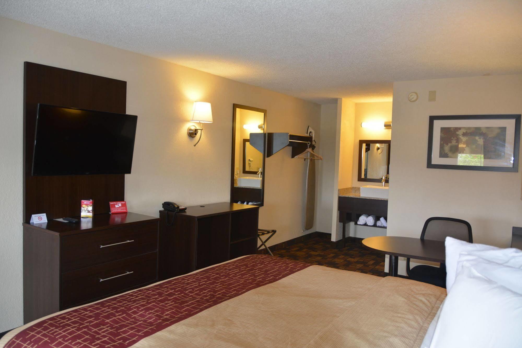 Red Roof Inn Anderson, In Экстерьер фото